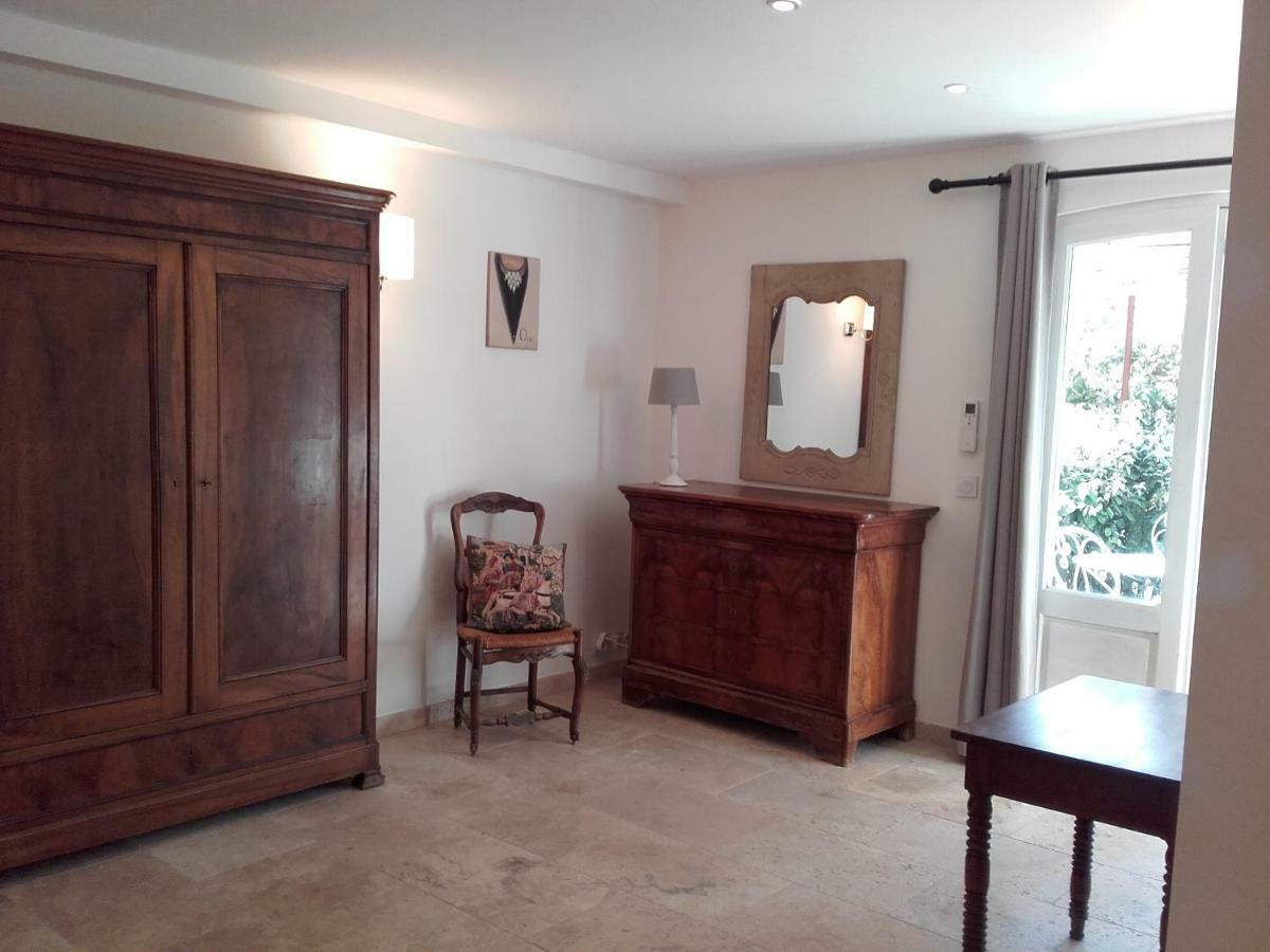 Studios Domaine L'Oliveraie 勒卡斯特雷特 外观 照片